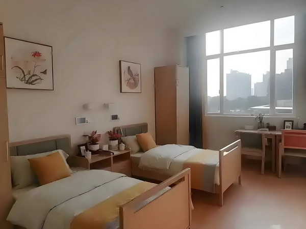 毕业生深圳户口怎么办理_专访导演饶晓志：对《万里归途》满意和骄傲 专访导演饶圆谎为了