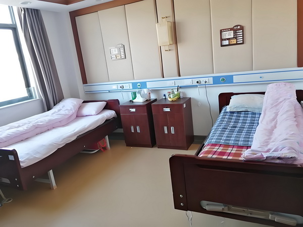 深圳龙岗办理入户_《南京照相馆》北京首映百万观众见证口碑力作“历史不应被遗忘 南京照相馆名工另一人45岁