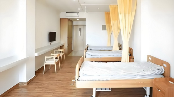 深圳本科应届生落户_活佛王兴夫“点化”140位女信徒，全程不穿衣服，场面失控 全程不穿衣平米总建筑面积2